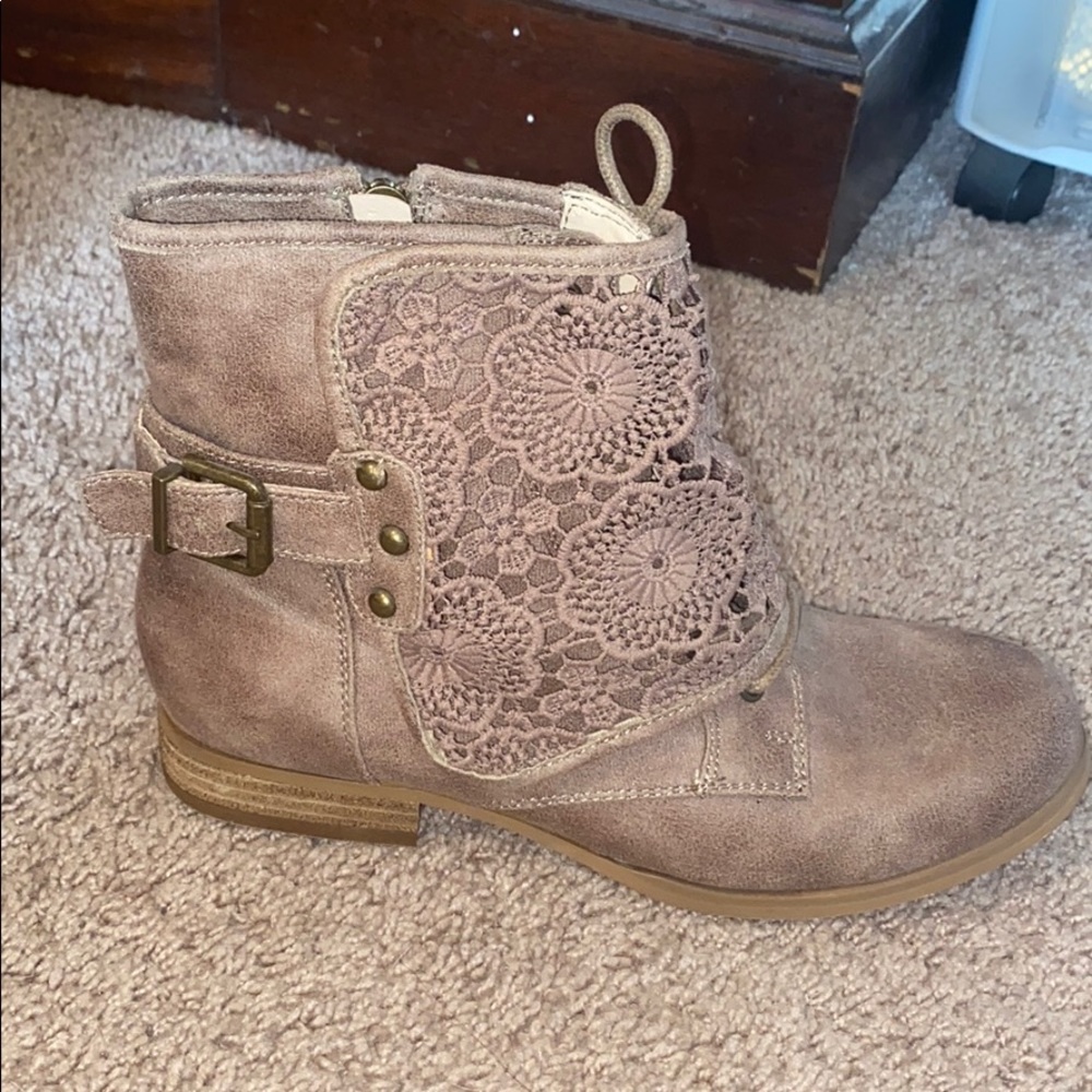 Not Rated adorable lace detail boots